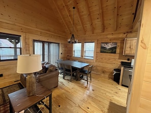 TV, fireplace - No Place Like Home (Pigeon forge)