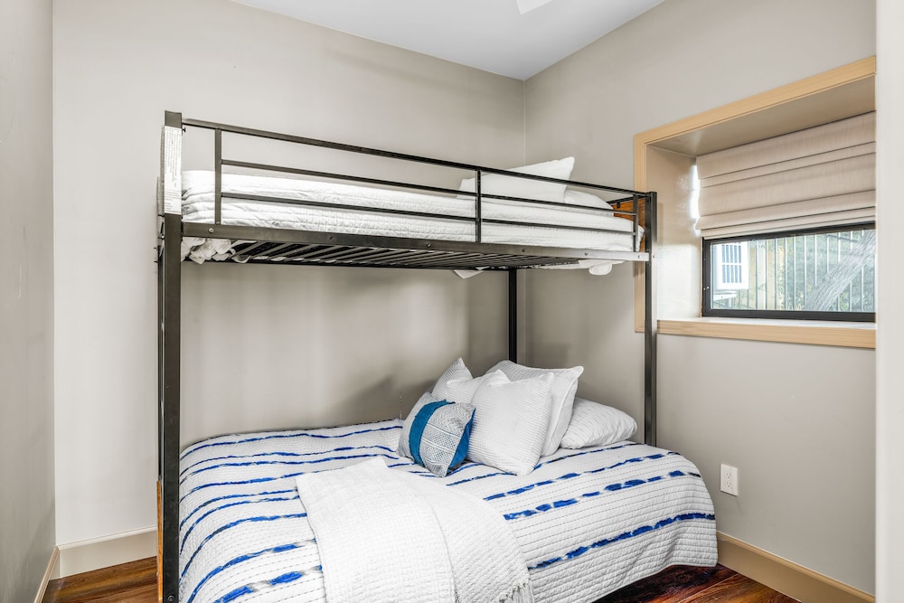 lake house property! Newly renovated with breath taking views! Copperopolis Vrbo