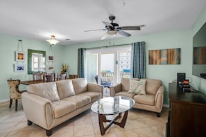 คอนโด, หลายเตียง (St Martin Beachwalk Villas 432) | บริเวณนั่งเล่น | ทีวี