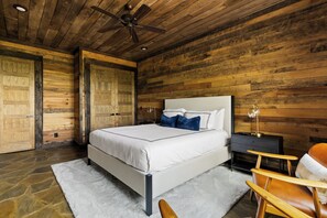 4 habitaciones, tabla de planchar con plancha y cuna de viaje
