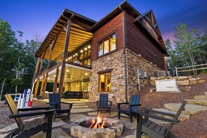 Property grounds - Epic Views | Luxe Stay @ Highland Red House | Family Fun, Games, HotTub, FirePit (Morganton)