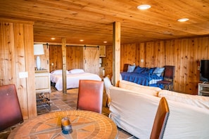 3 bedrooms, iron/ironing board, WiFi, bed sheets - Lakefront Getaway, Private Dock, Porch, and Fishing! (Roxboro)