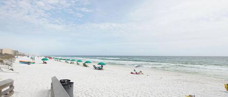 Appart'hôtel, plusieurs lits (St Martin Beachwalk Villas 112) | Plage