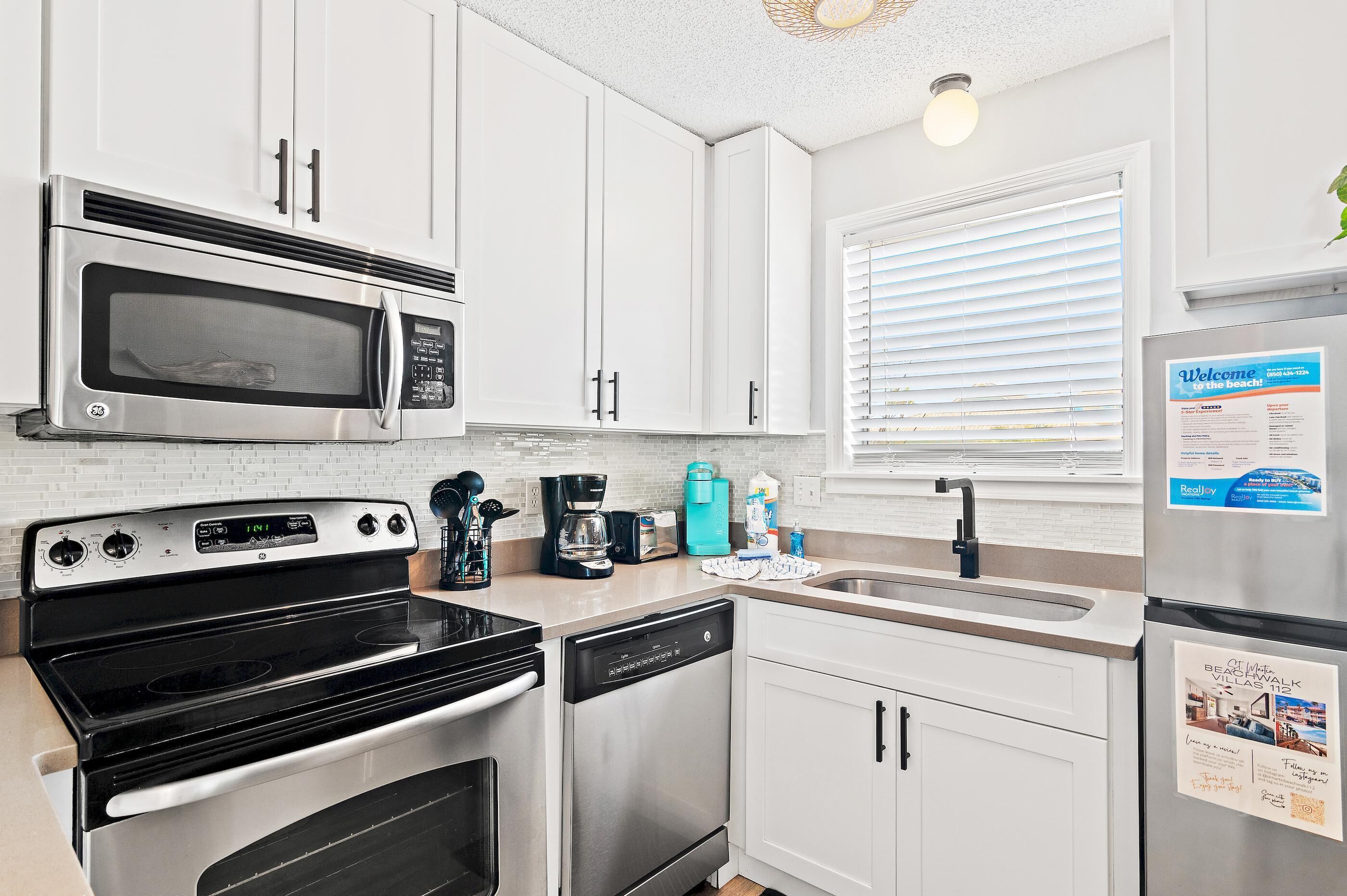 Condo, Plusieurs lits (St Martin Beachwalk Villas 112) | Cuisine privée | Un four, grille-pain