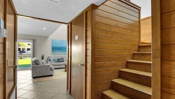 Nhà, nhiều giường (Shoreline Towers Townhouse 4-4) | Nội thất