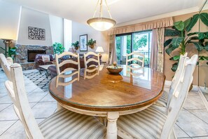 Maison mitoyenne, plusieurs lits (Shoreline Towers Townhouse 4-3) | Restauration