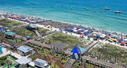 Captains Quarters Oceanfront Renovated! Sleeps 4