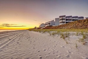 Beach nearby - WAVE Reviews, Oceanfront (Salter Path)