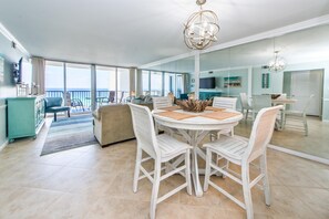 Condo, várias camas (Shoreline Towers 3104) | Opções para refeição
