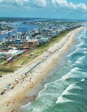 Beach nearby - Facing the Beach/Boardwalk Top Floor Views! (Carolina Beach)