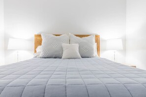 1 slaapkamer, een strijkplank/strijkijzer, wifi, beddengoed