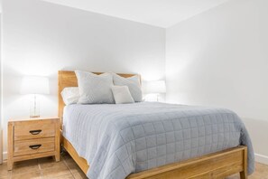 1 bedroom, iron/ironing board, WiFi, bed sheets - Wave Watcher! Oceanfront on the Boardwalk! (Carolina Beach)