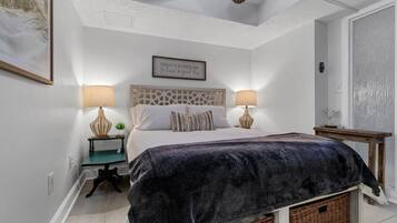 1 bedroom, desk, iron/ironing board, WiFi