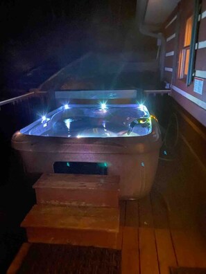 Bain à remous extérieur
