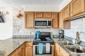 Fridge, microwave, oven, stovetop - Sea La Vie on the Boardwalk & Ocean (Carolina Beach)