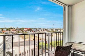 Interior - Sea La Vie on the Boardwalk & Ocean (Carolina Beach)