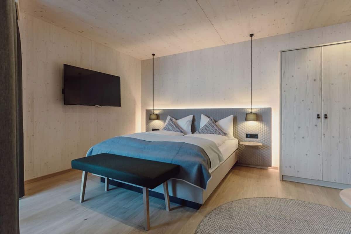 Premium Suite | 1 bedroom, hypo-allergenic bedding, in-room safe, blackout drapes