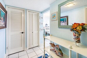 Condo, Multiple Beds (Shoreline Towers 3061) | Interior