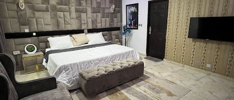 Deluxe Studio