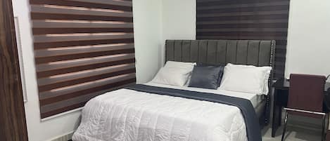 Bureau, espace de travail pour ordinateur portable