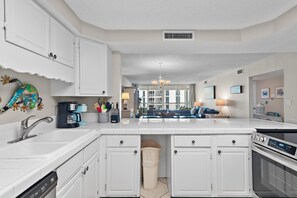 Appart'hôtel, plusieurs lits (Shoreline Towers 1085) | Cuisine privée