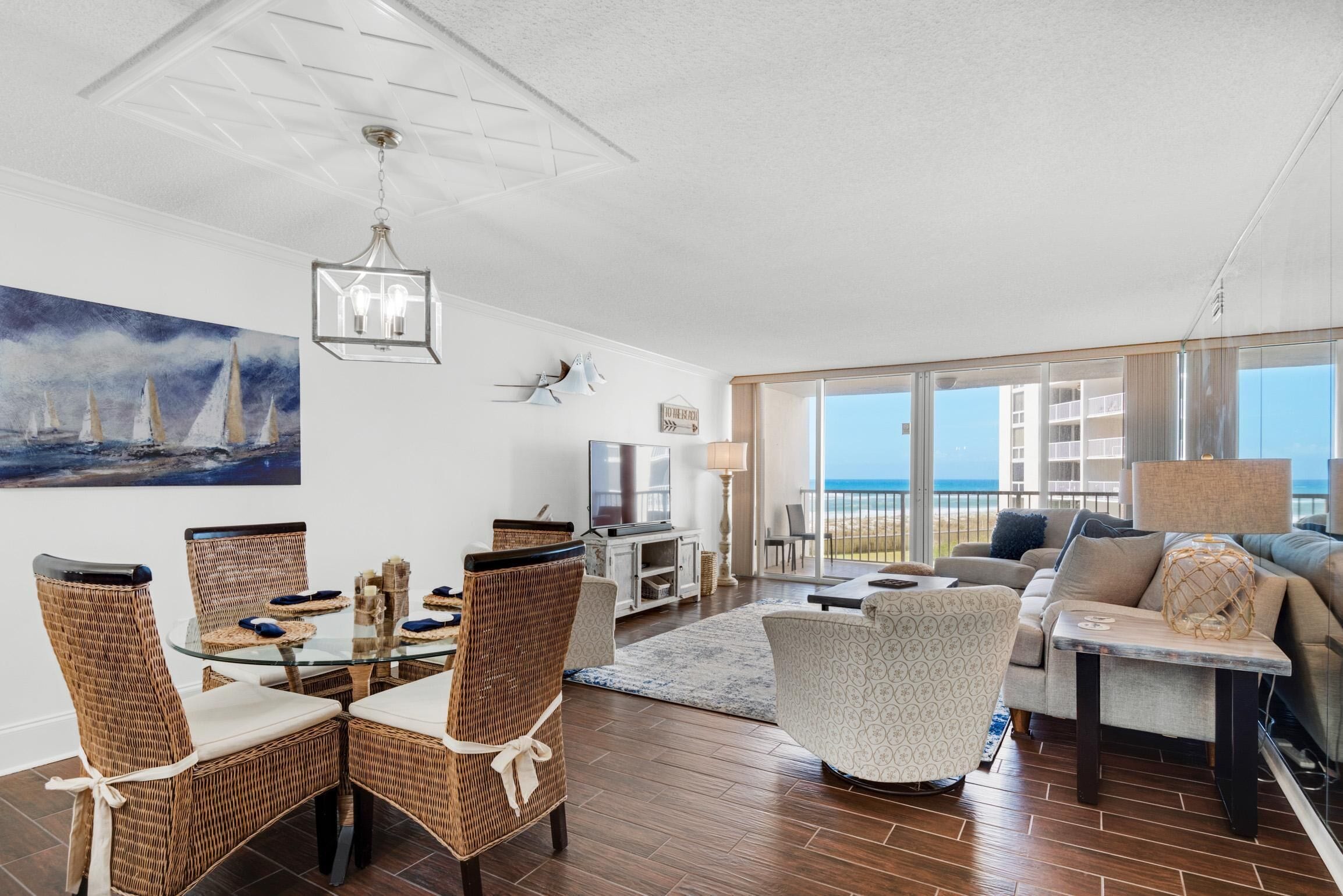 Condo, Multiple Beds (Shoreline Towers 1035) | Living area | TV