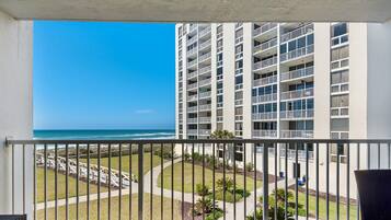 Condo, Multiple Beds (Shoreline Towers 1035) | Property grounds