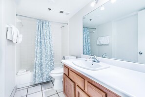 Condo, Multiple Beds (Sea Oats 712) | Bathroom