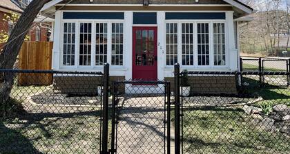 Charming & Cozy Craftsman: AC/Heat + Pets Free!