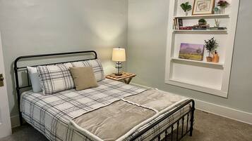 2 habitaciones, escritorio, tabla de planchar con plancha y wifi gratis