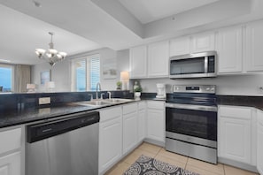 Appartamento, letti multipli (Sea Dunes 304) | Cucina privata | Forno, tostapane