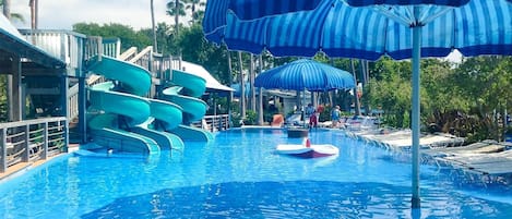 شقة - سرير ملكي (Poolside Villas #302- Harry's Beach H) | حمام سباحة | حمّام سباحة خارجي