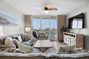Living area - Pelican Beach Terrace 805 (Destin)