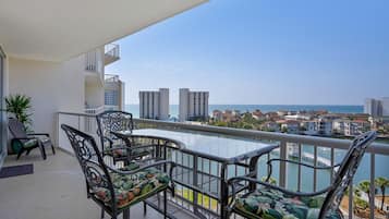 Condo, Multiple Beds (Pelican Beach Terrace 805) | Property grounds