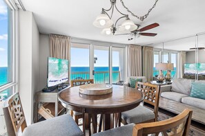 Huoneisto, useita sänkyjä (Pelican Beach Resort 801) | Sisätilat