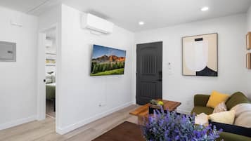 Standard Townhome | Living area