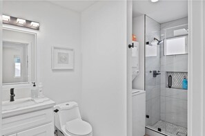Standard Townhome | Bathroom