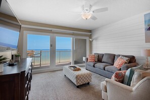 Condo, Plusieurs lits (Islander Beach Resort 6012) | Aire de séjour | Téléviseur