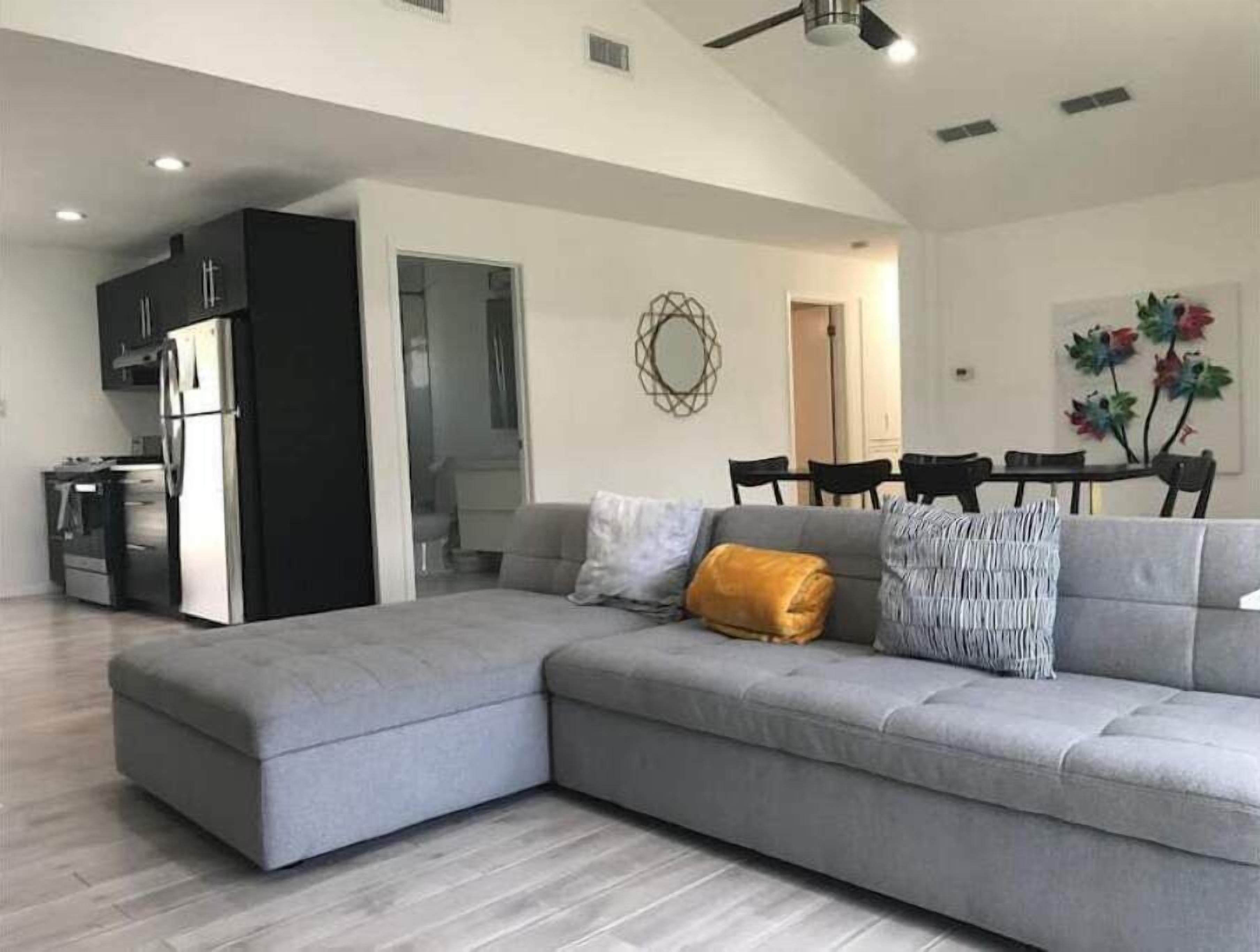 South Congress Barton springs 3/2 whole modern home