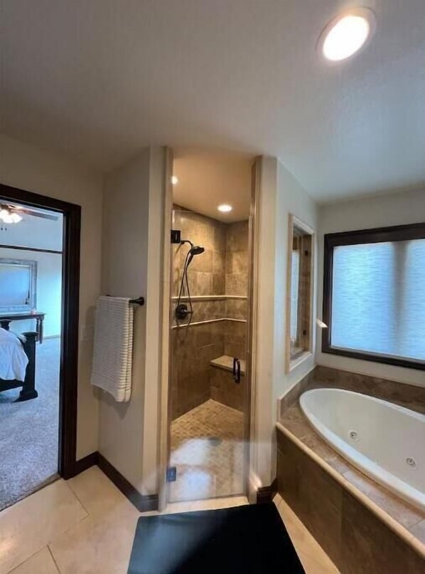 Bathroom - Meadowview Suite (Temecula)