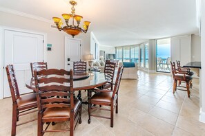 Lägenhet - flera sängar (East Pass 605) | Restauranger