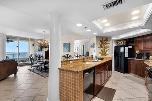 Apartment, Multiple Beds (East Pass 308) | Private kitchen