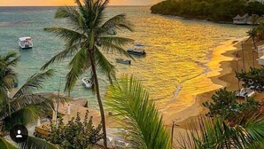 Unclassified image, 4 of 55, button - Breathaking Luxury Cliffside Villa  (Tower Isle)