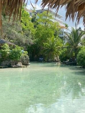 Point of interest - Breathaking Luxury Cliffside Villa (Tower Isle)