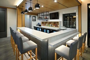 Bar (on property) - Hyatt House Auburn Hills / Detroit (Lake Orion)