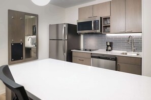 Private kitchen - Hyatt House Auburn Hills / Detroit (Lake Orion)