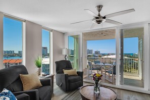 コンドミニアム ベッド (複数台) (Dolphin Point #602A) | リビング エリア | テレビ