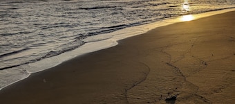 Hale Mano Kia - New AC in Classic 3BR West Side Bungalow . TVNC# 5001