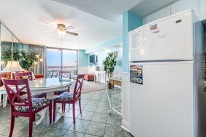Condo, 1 Katil Raja (King) dengan Katil Sofa (SunDestin 1703) | Bahagian dalam