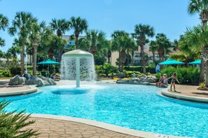 Lejlighed - flere senge (Sterling Shores 818) | Pool | Udendørs pool, opvarmet pool